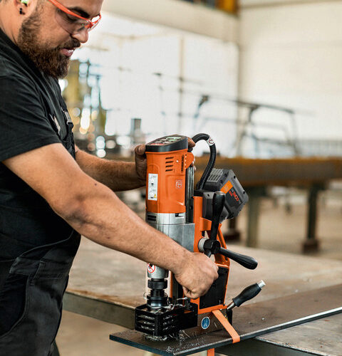 FEIN FURADOR C/BASE MAGNETICA AKBU 35 PMQW 18V71700464000